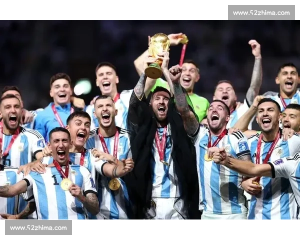 历史性一刻！梅西圆梦世界杯，金靴与大力神杯双丰收！